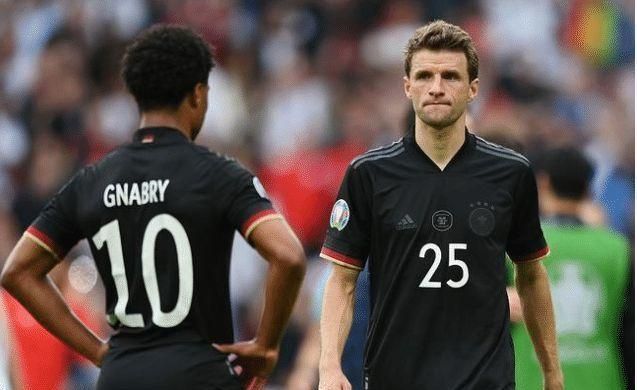 出自己的球 出自己的球