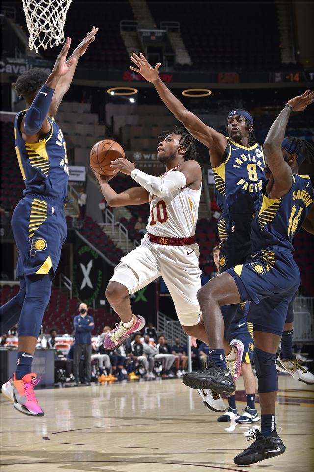 对后场出球 对后场出球